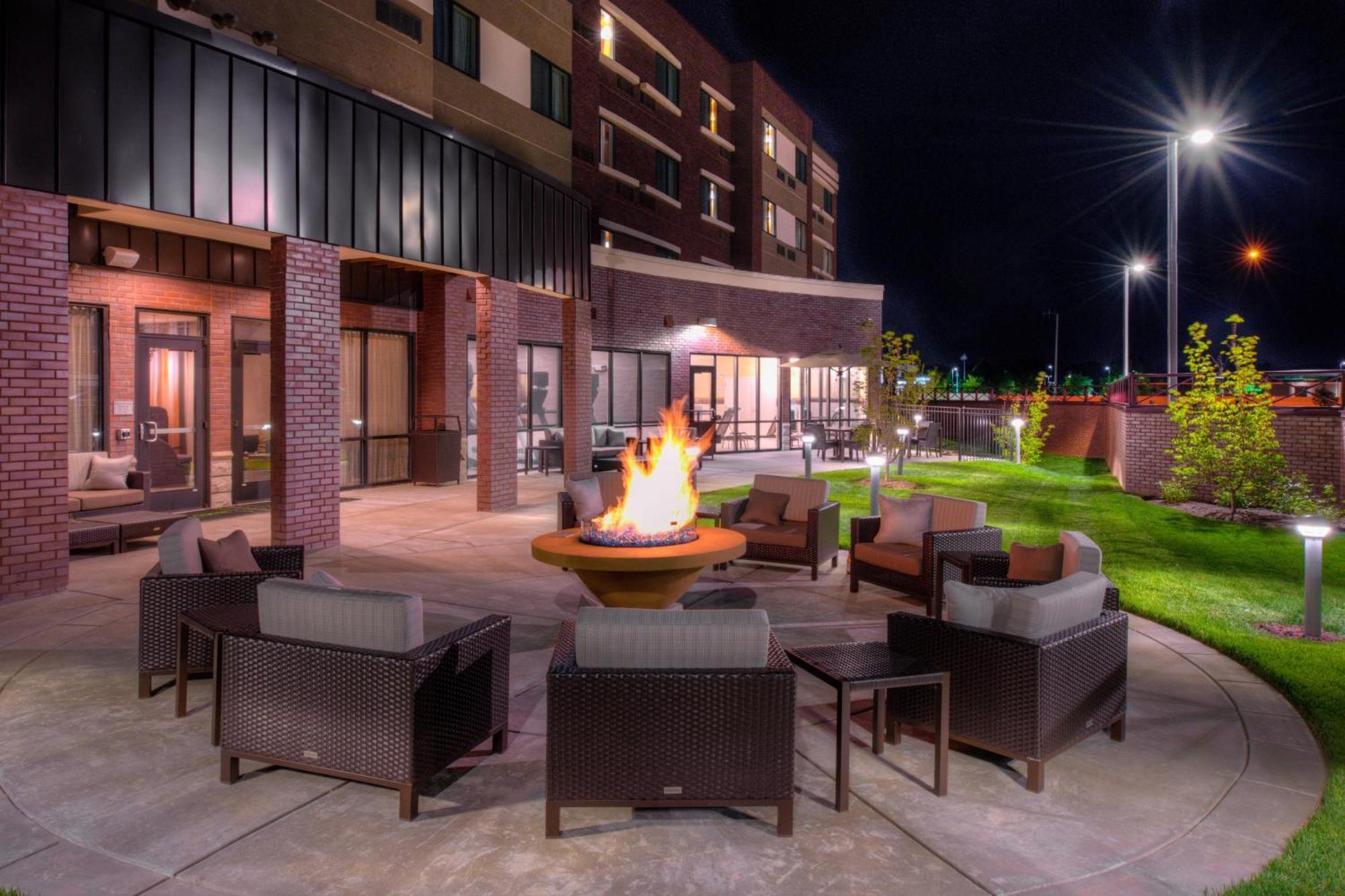 Courtyard By Marriott St Louis Chesterfield Exterior foto